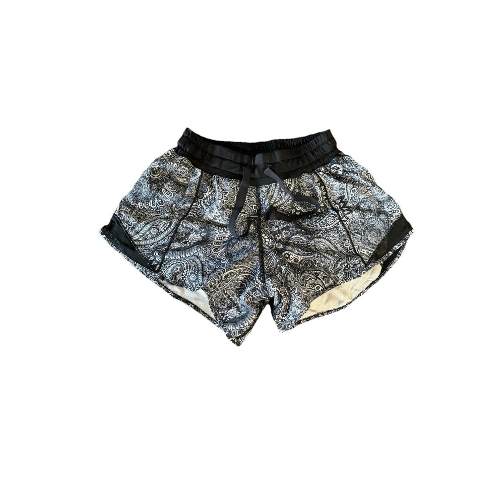 Lululemon Hotty Hot Short Mini Antique Paisley White Black size 2
